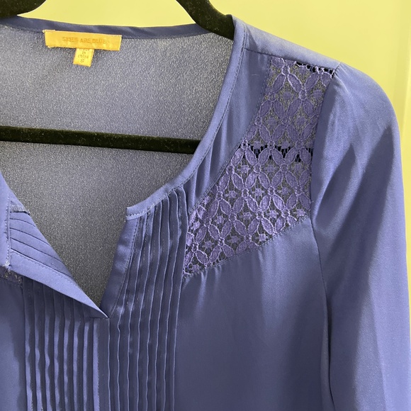 Skies Are Blue blouse - Picture 2 of 3